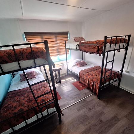 Hostel Kuntur Пуерто-Наталес Екстер'єр фото