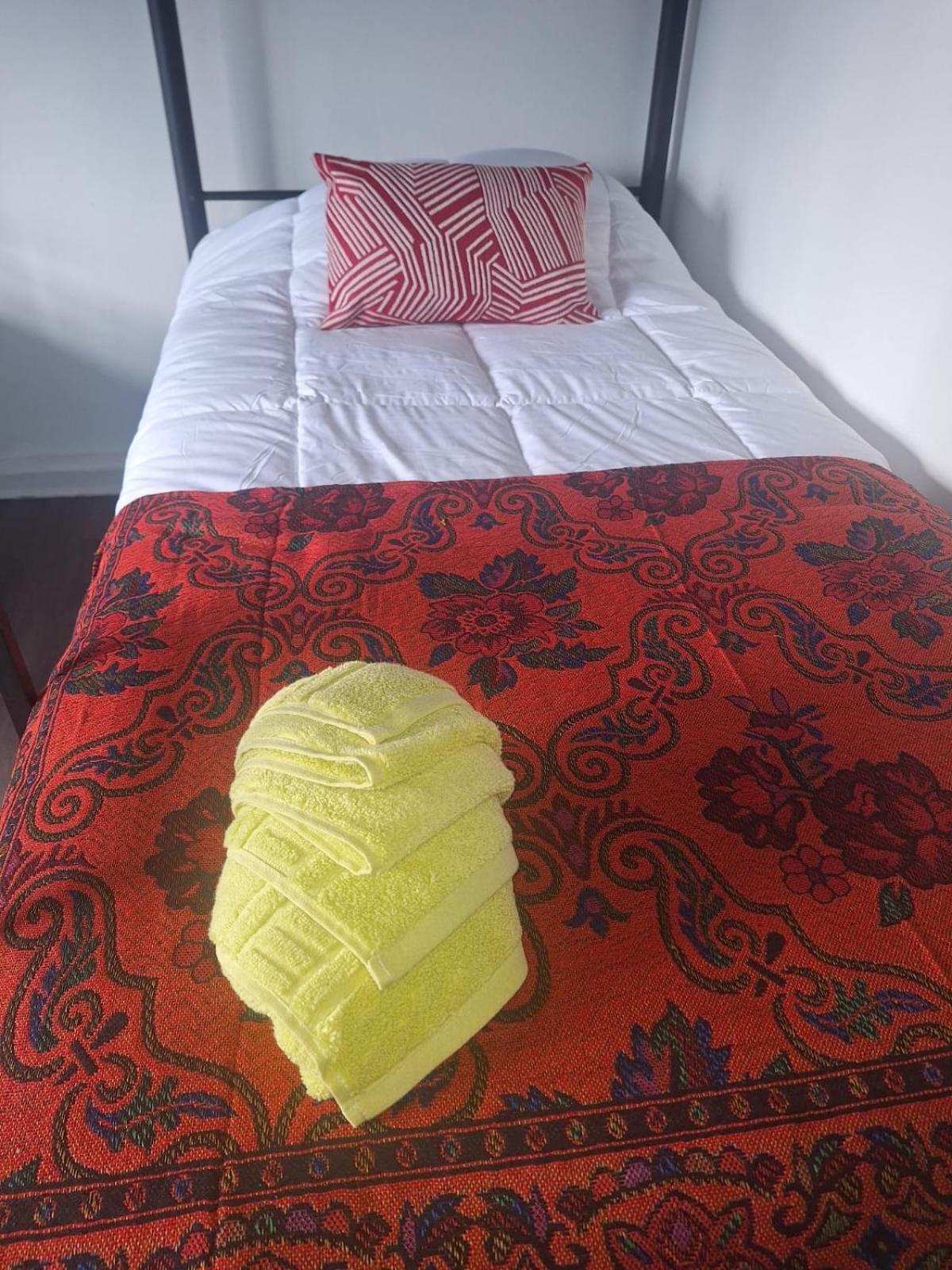 Hostel Kuntur Пуерто-Наталес Екстер'єр фото