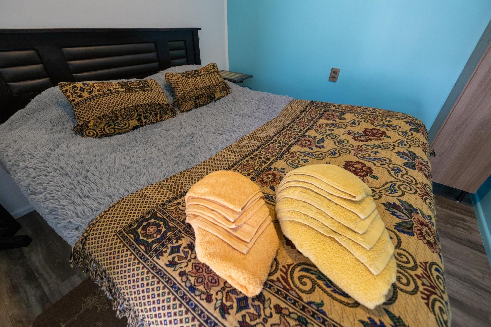 Hostel Kuntur Пуерто-Наталес Екстер'єр фото
