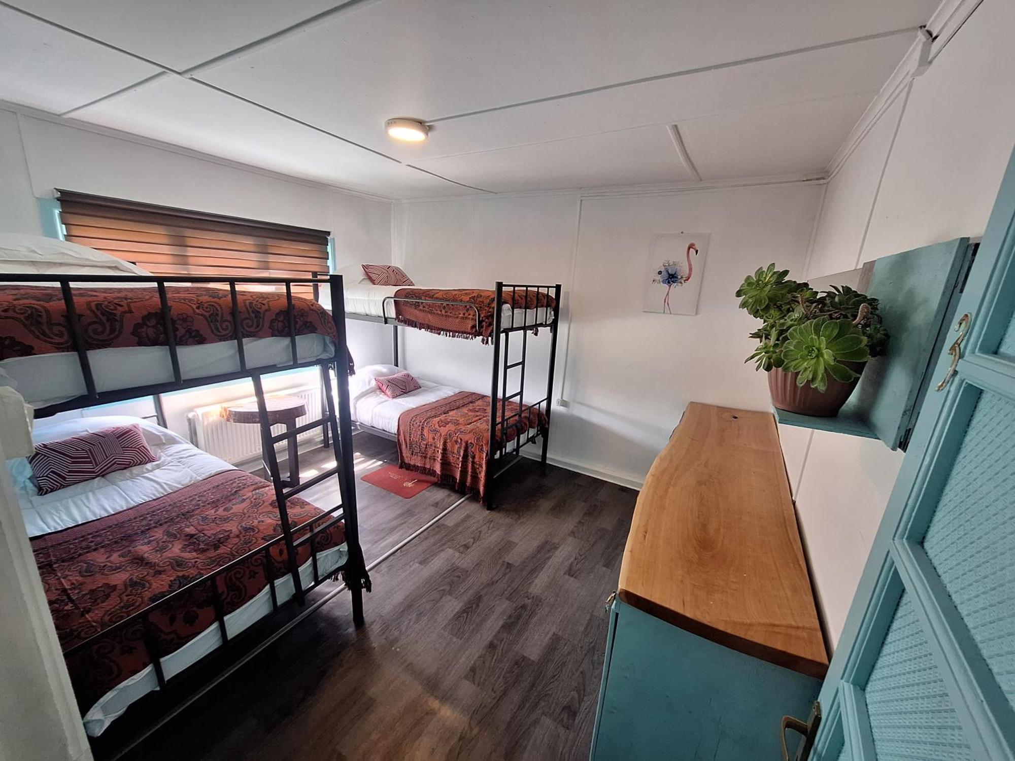 Hostel Kuntur Пуерто-Наталес Екстер'єр фото